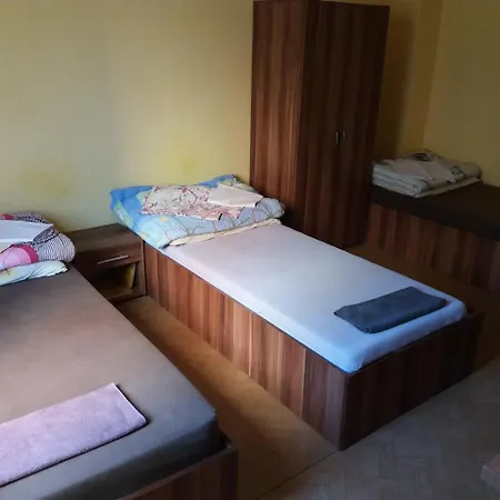 Hostel Barno *